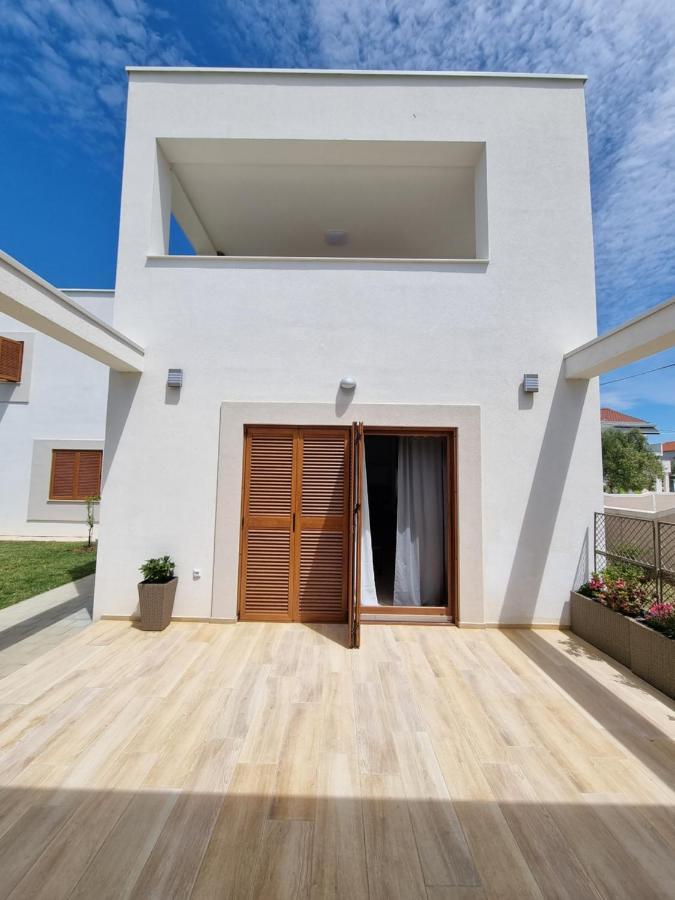 Apartments Leticia Vrsi Exterior photo